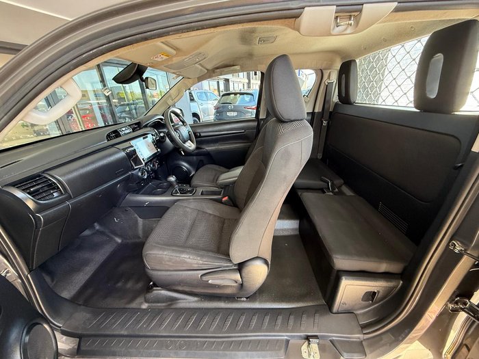 2020 Toyota Hilux SR