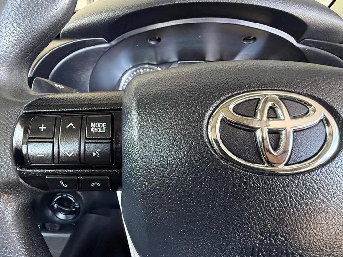 2020 Toyota Hilux SR