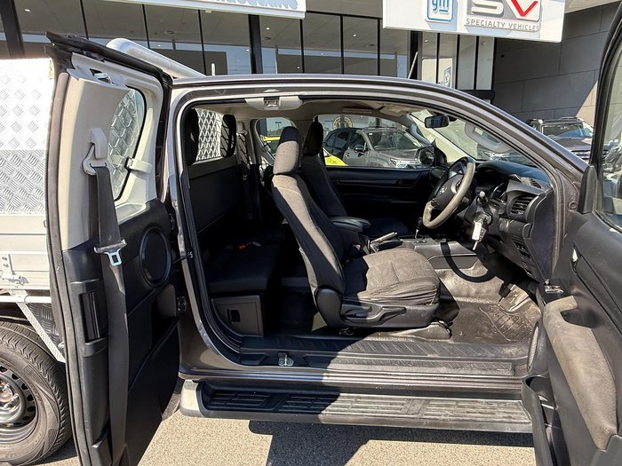 2020 Toyota Hilux SR