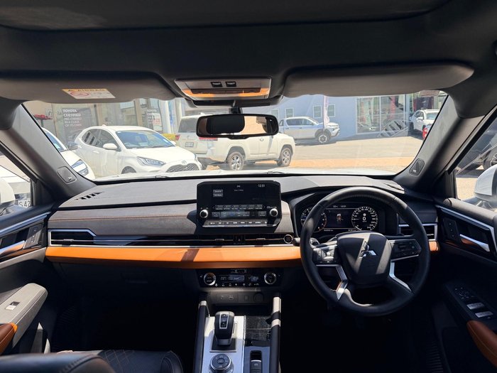 2023 Mitsubishi Outlander Exceed Tourer