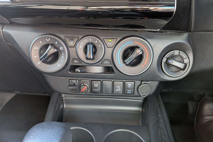 2021 Toyota Hilux SR