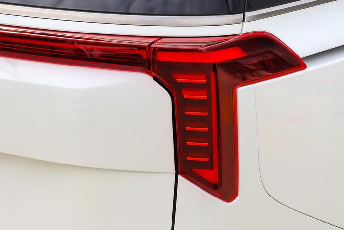 2024 Kia Carnival GT-Line HEV