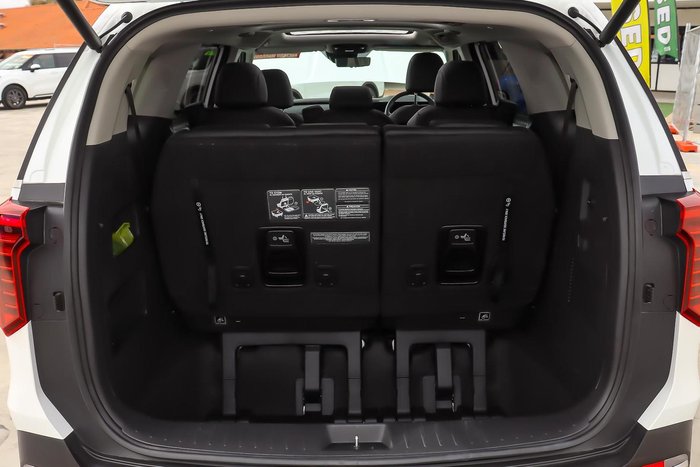 2024 Kia Carnival GT-Line HEV