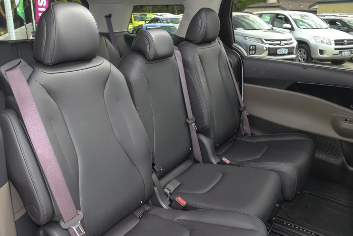 2024 Kia Carnival GT-Line HEV