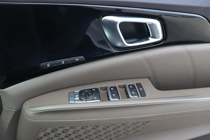 2024 Kia Carnival GT-Line HEV