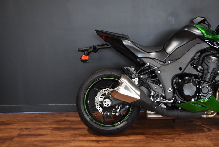 2025 Kawasaki Z1000 Green