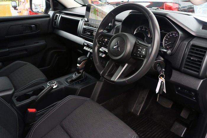 2025 Mitsubishi Triton GLX+