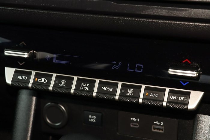 2025 Mitsubishi Triton GLX+