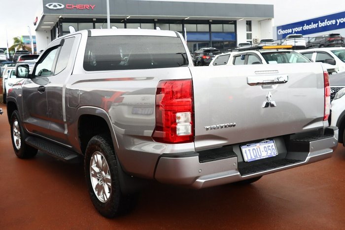 2025 Mitsubishi Triton GLX+