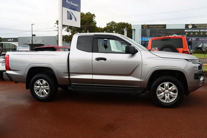 2025 Mitsubishi Triton GLX+