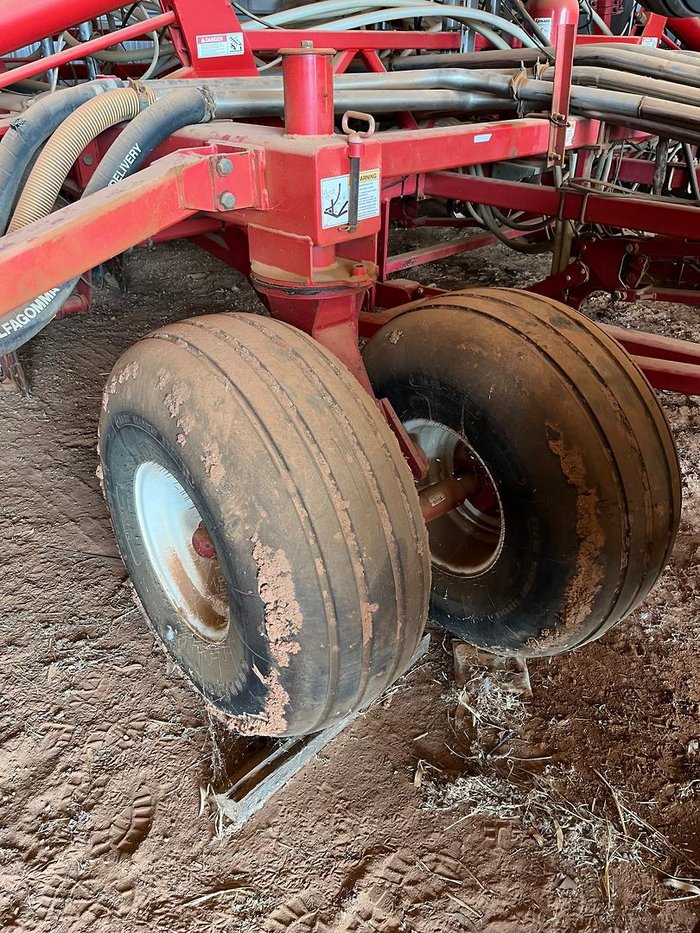 2015 Morris Contour C2 80Ft Air Seeder