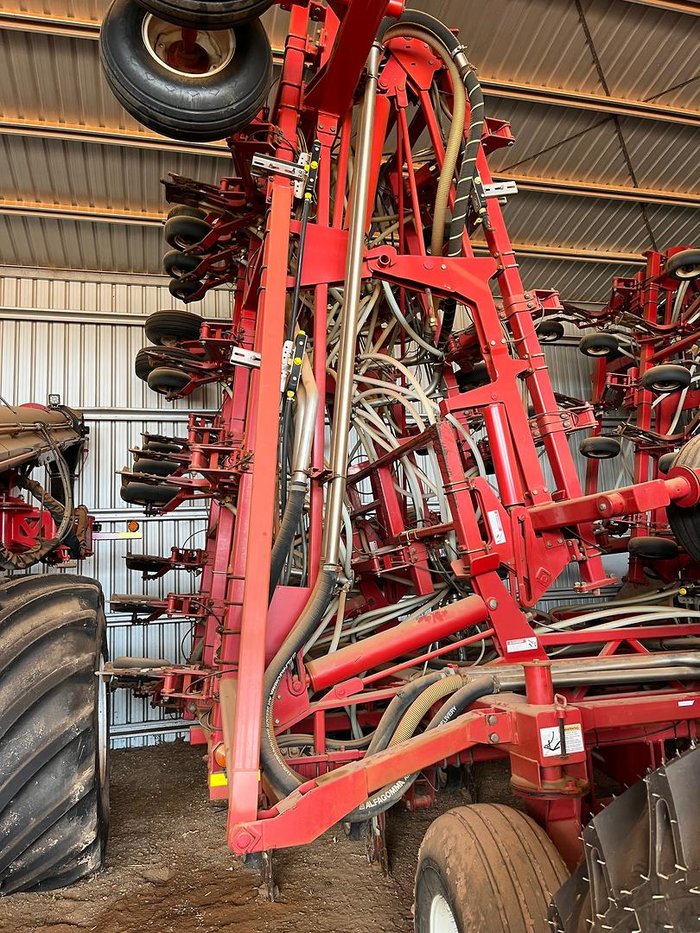 2015 Morris Contour C2 80Ft Air Seeder