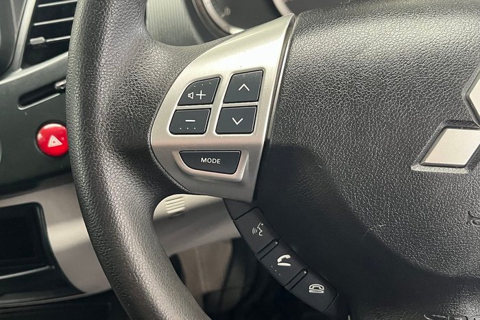 2014 Mitsubishi Triton GLX