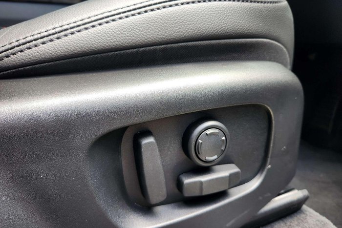 2025 Land Rover Range Rover Velar P250 Dynamic SE