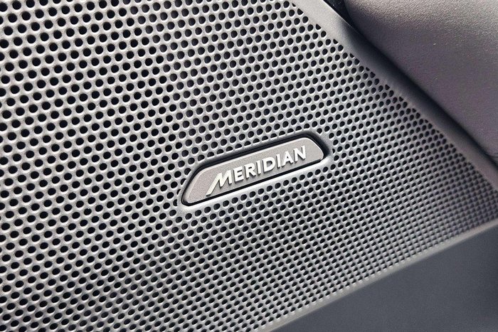 2025 Land Rover Range Rover Velar P250 Dynamic SE