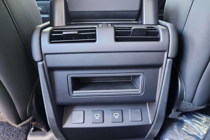 2025 Land Rover Defender 110 D250 S