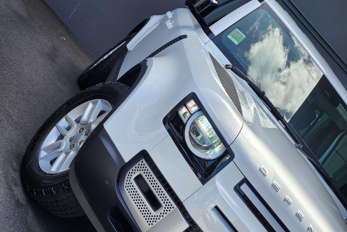 2025 Land Rover Defender 110 D250 S