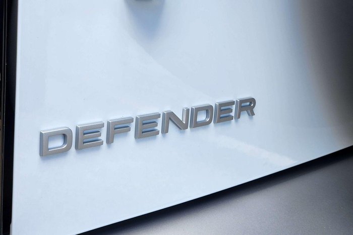 2025 Land Rover Defender 110 D250 S