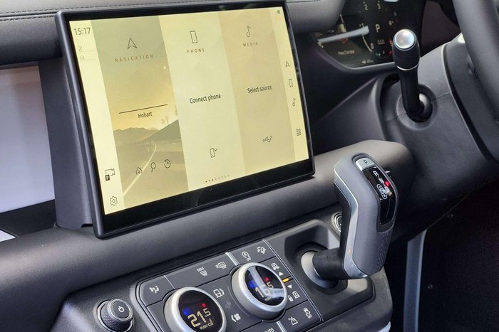 2025 Land Rover Defender 110 D250 S