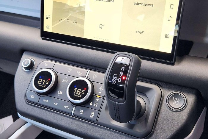 2025 Land Rover Defender 110 D250 S