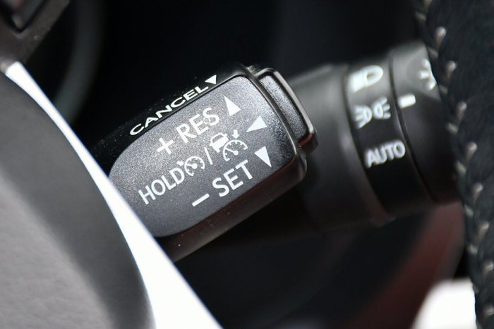 2020 Toyota Hilux SR5