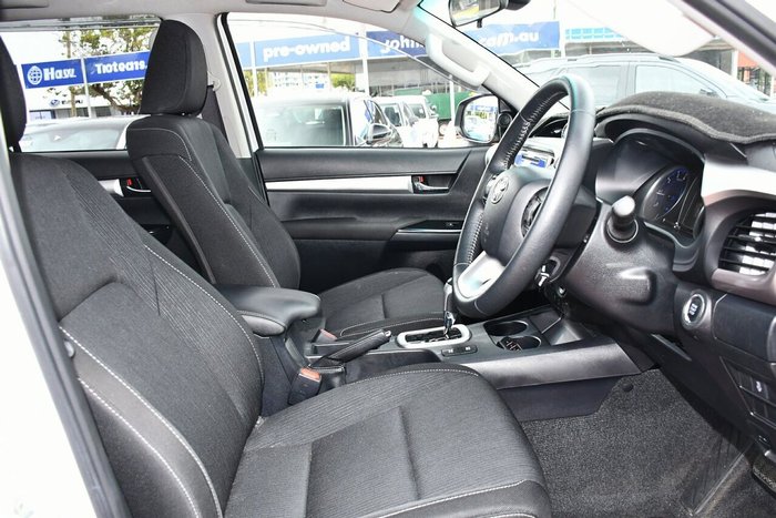 2020 Toyota Hilux SR5