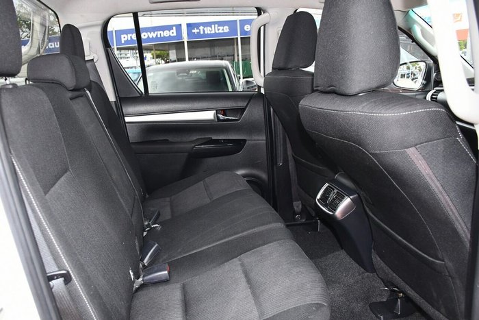 2020 Toyota Hilux SR5