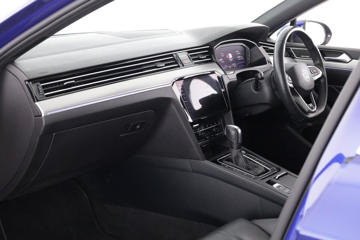 2023 Volkswagen Passat 206TSI R-Line