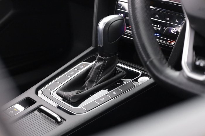 2023 Volkswagen Passat 206TSI R-Line
