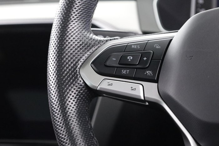 2023 Volkswagen Passat 206TSI R-Line