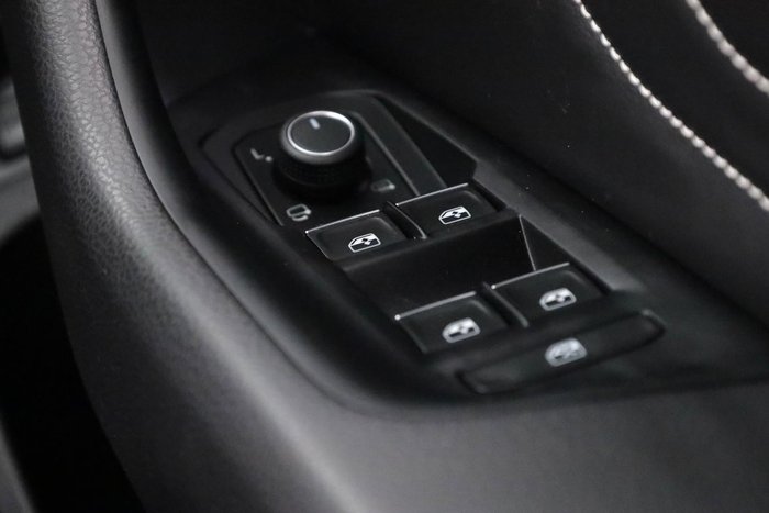 2023 Volkswagen Passat 206TSI R-Line