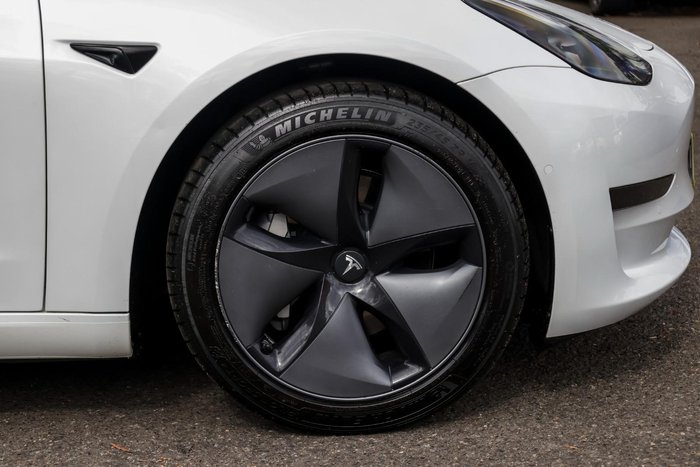 2022 Tesla Model 3 Rear-Wheel Drive