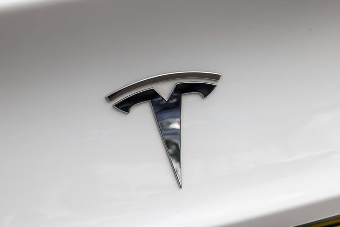 2022 Tesla Model 3 Rear-Wheel Drive