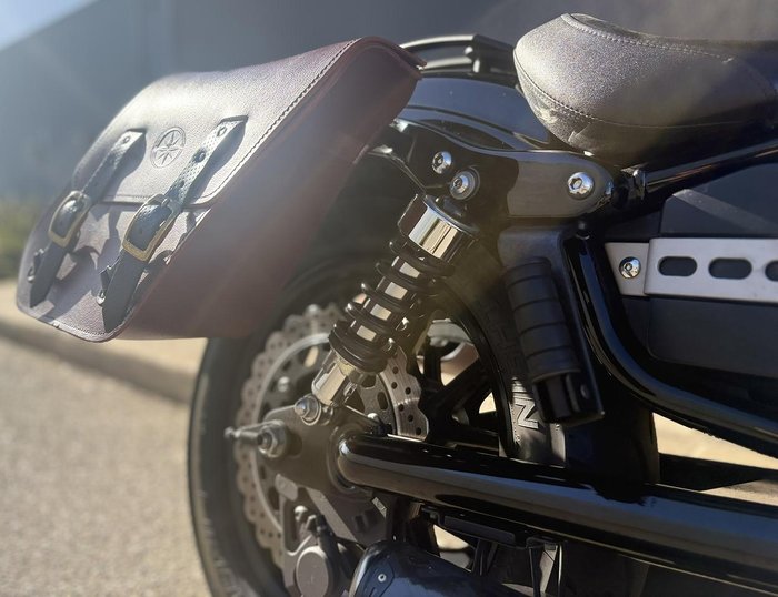 2014 Yamaha Bolt (XVS950CU) Bolt Black