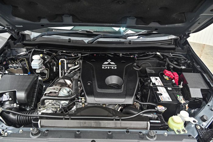 2019 Mitsubishi Pajero Sport Black Edition