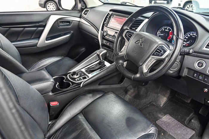 2019 Mitsubishi Pajero Sport Black Edition