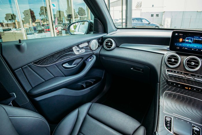 2021 Mercedes-Benz GLC-Class GLC300