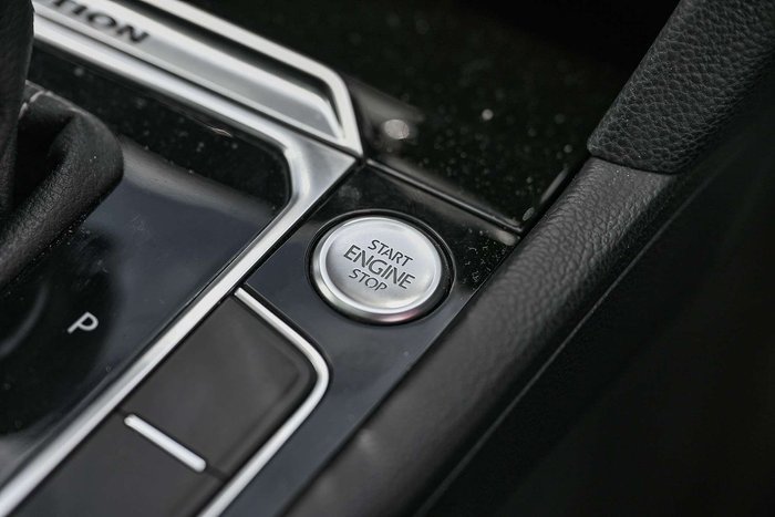 2016 Volkswagen Passat 206TSI R-Line