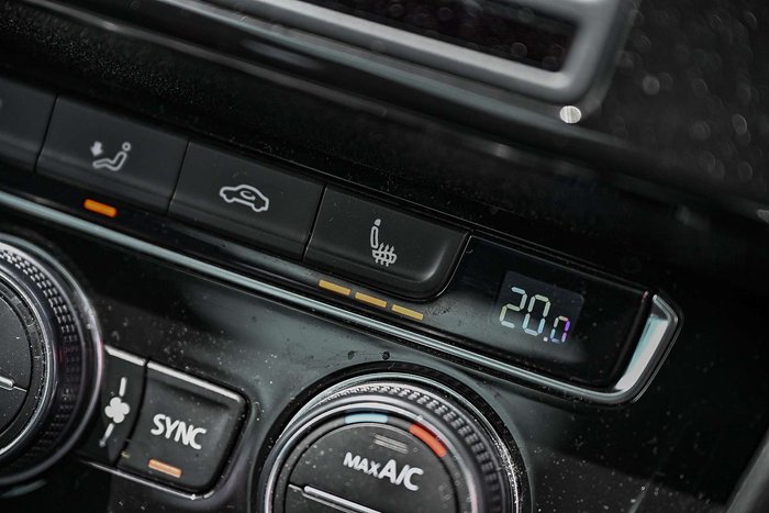 2016 Volkswagen Passat 206TSI R-Line