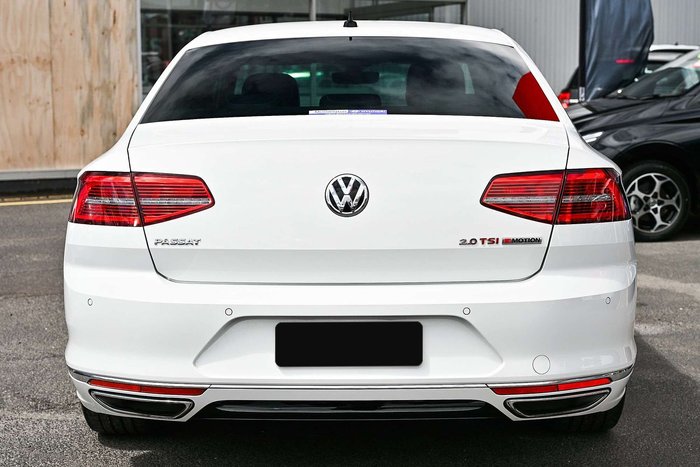 2016 Volkswagen Passat 206TSI R-Line