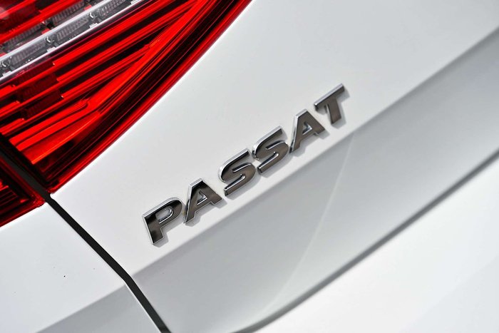 2016 Volkswagen Passat 206TSI R-Line