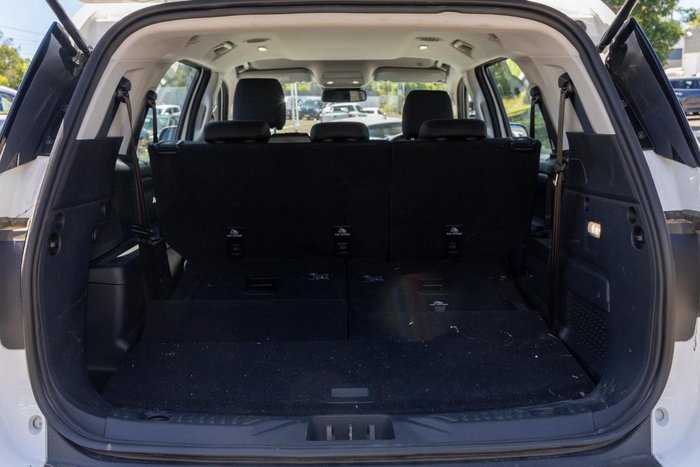 2025 Ford Everest Ambiente