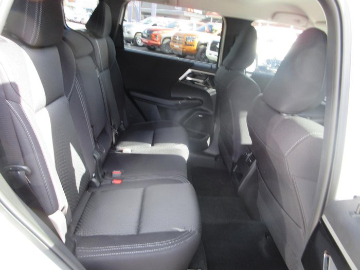 2025 Mitsubishi Outlander LS