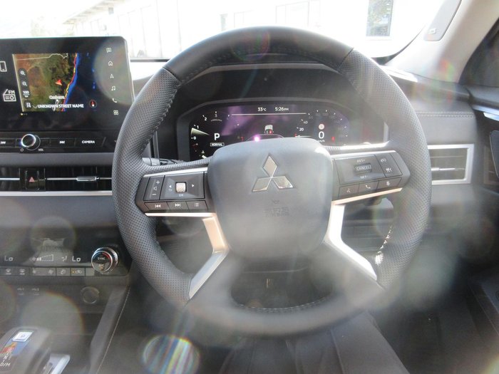 2025 Mitsubishi Outlander LS