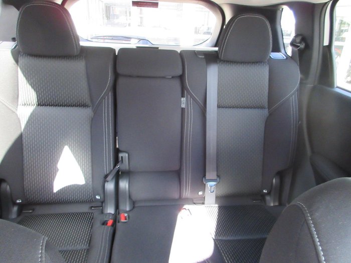 2025 Mitsubishi Outlander LS