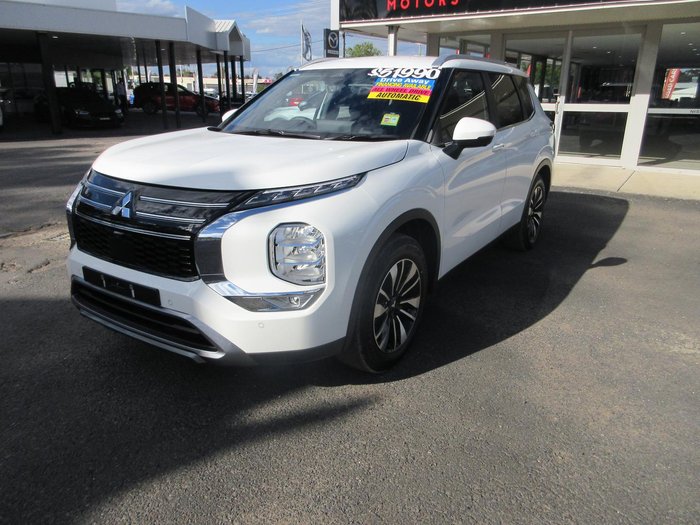 2025 Mitsubishi Outlander LS