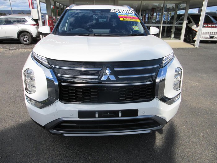 2025 Mitsubishi Outlander LS