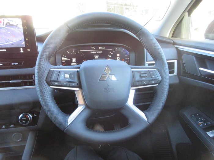 2025 Mitsubishi Outlander LS