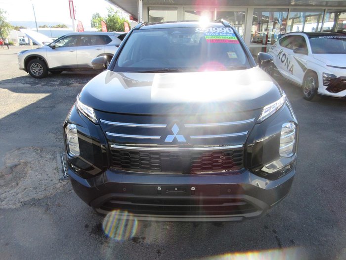 2025 Mitsubishi Outlander LS