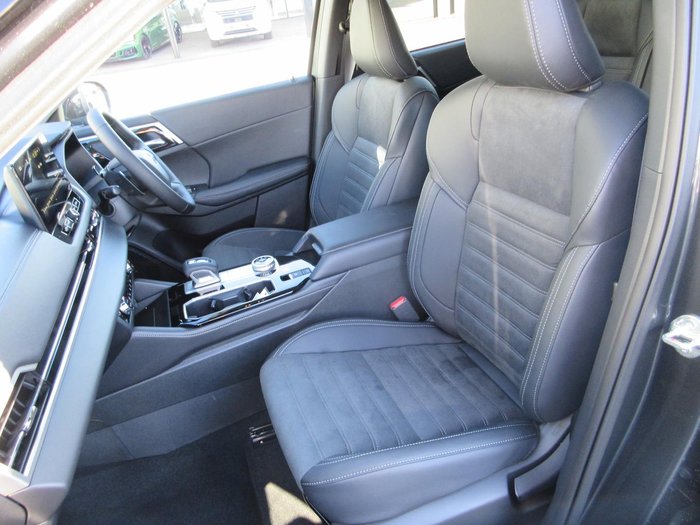 2025 Mitsubishi Outlander LS